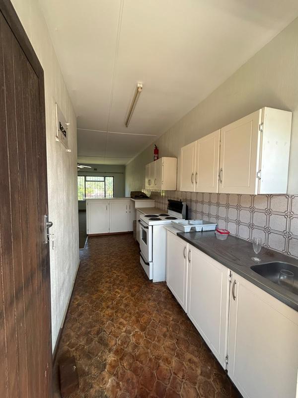 To Let 2 Bedroom Property for Rent in Margate KwaZulu-Natal