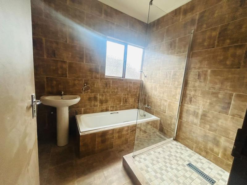 To Let 6 Bedroom Property for Rent in Birdswood KwaZulu-Natal