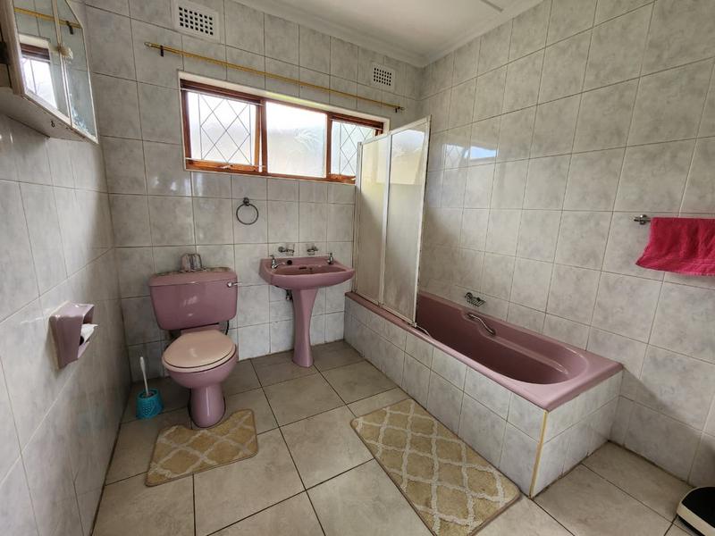 4 Bedroom Property for Sale in Mount Vernon KwaZulu-Natal