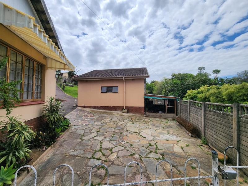 4 Bedroom Property for Sale in Mount Vernon KwaZulu-Natal