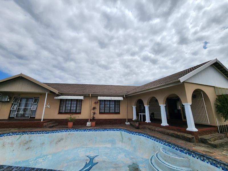 4 Bedroom Property for Sale in Mount Vernon KwaZulu-Natal