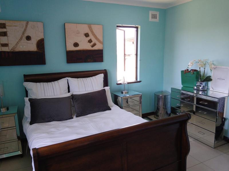 2 Bedroom Property for Sale in Queensburgh KwaZulu-Natal