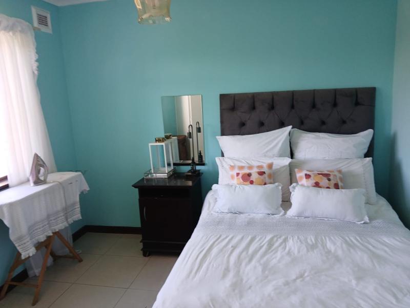 2 Bedroom Property for Sale in Queensburgh KwaZulu-Natal