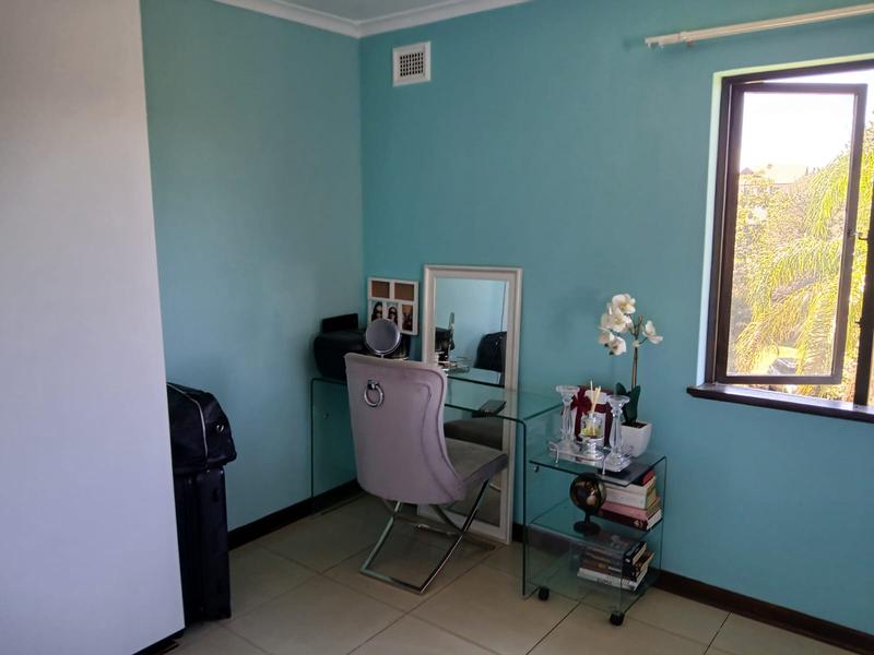 2 Bedroom Property for Sale in Queensburgh KwaZulu-Natal