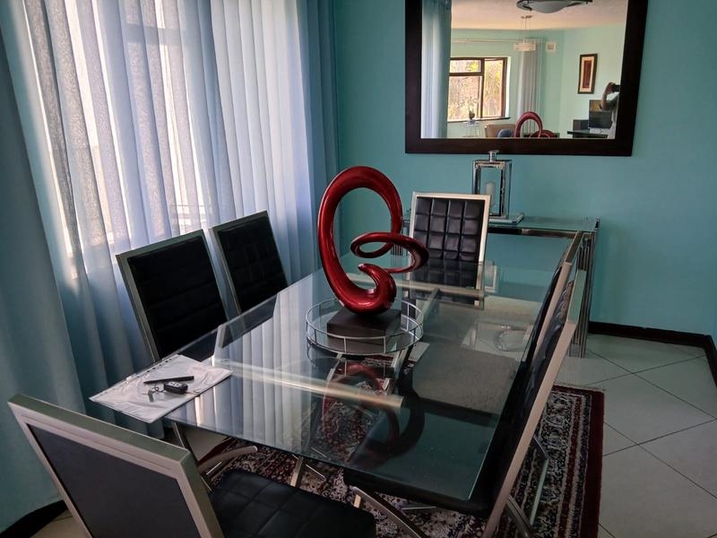 2 Bedroom Property for Sale in Queensburgh KwaZulu-Natal