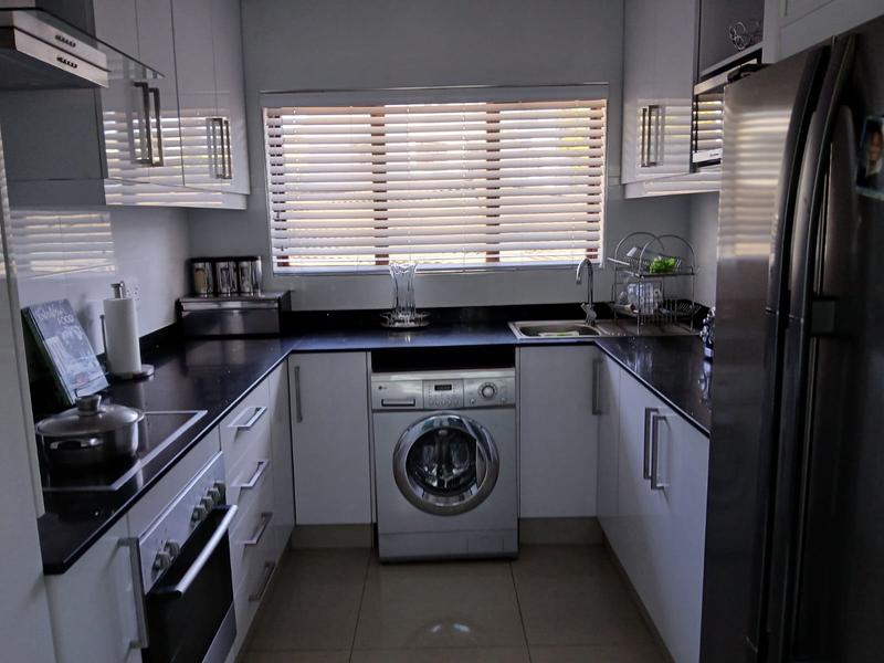 2 Bedroom Property for Sale in Queensburgh KwaZulu-Natal