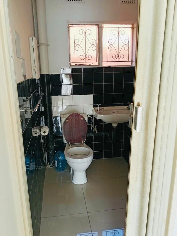 To Let 1 Bedroom Property for Rent in Montclair KwaZulu-Natal