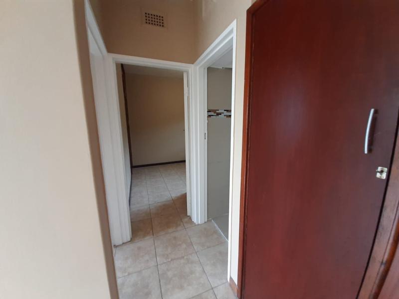 To Let 2 Bedroom Property for Rent in Malvern KwaZulu-Natal