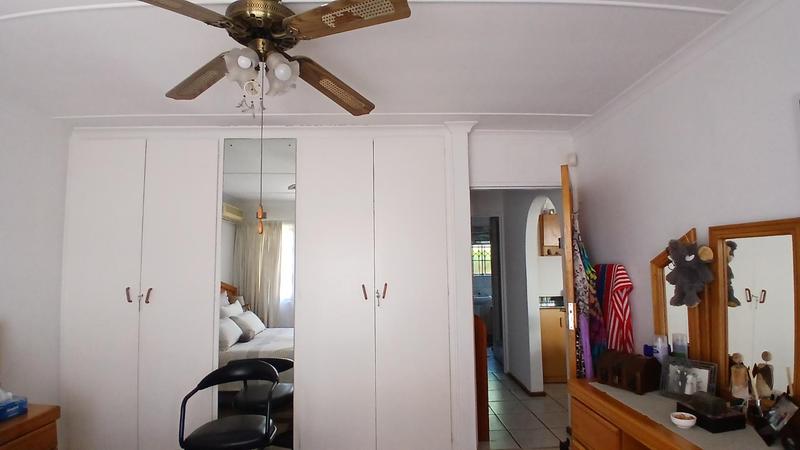 2 Bedroom Property for Sale in Montclair KwaZulu-Natal