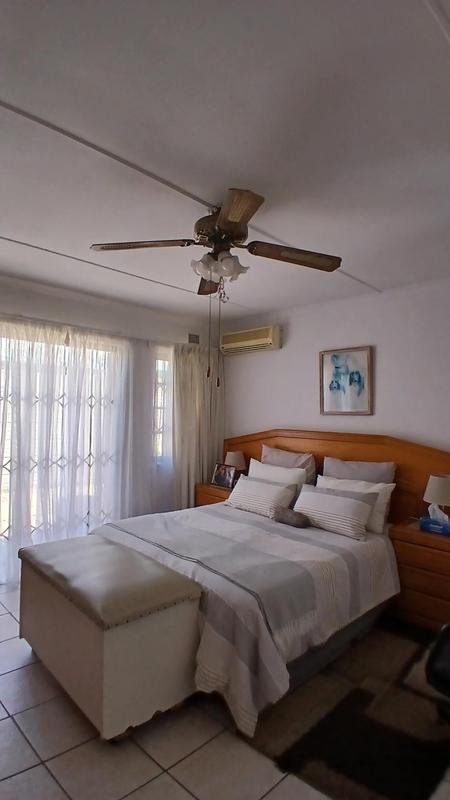 2 Bedroom Property for Sale in Montclair KwaZulu-Natal
