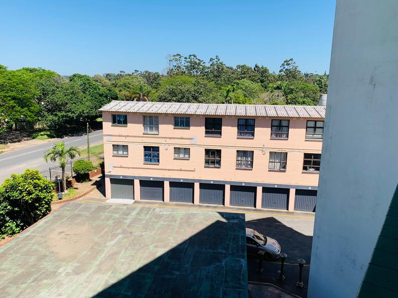To Let 2 Bedroom Property for Rent in Margate KwaZulu-Natal