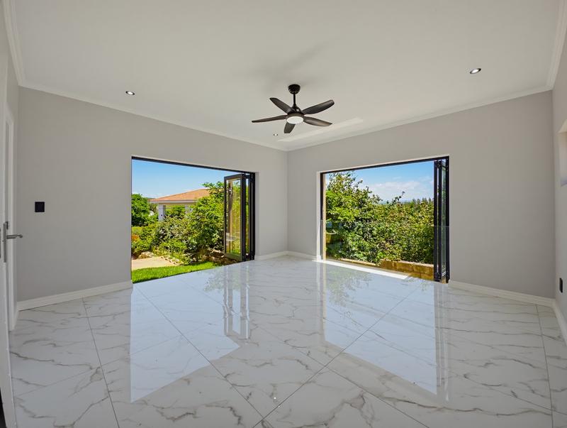 5 Bedroom Property for Sale in Tinley Manor KwaZulu-Natal