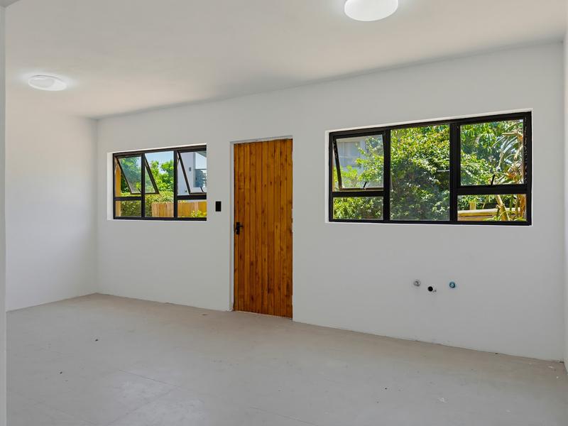 5 Bedroom Property for Sale in Tinley Manor KwaZulu-Natal