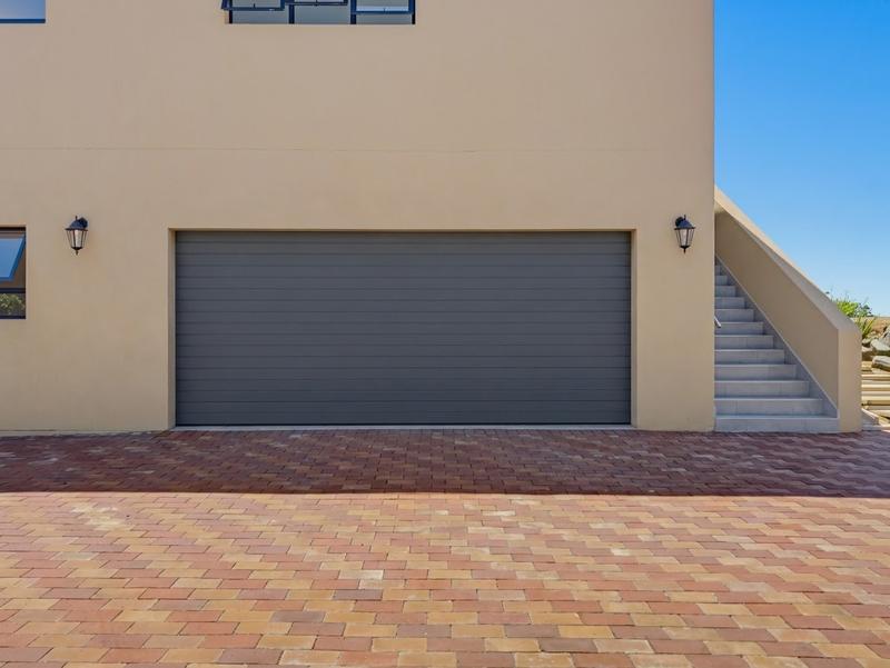 5 Bedroom Property for Sale in Tinley Manor KwaZulu-Natal