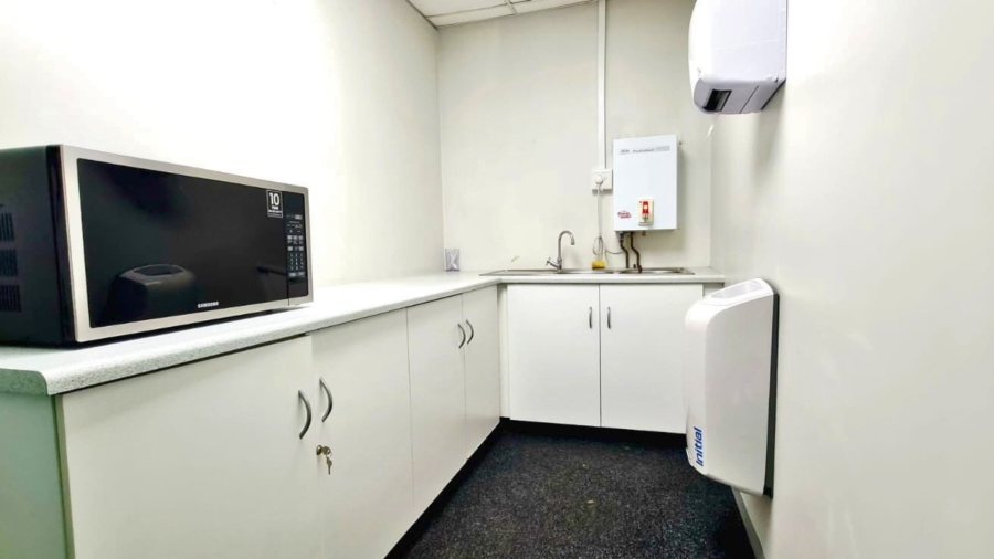 To Let Commercial Property for Rent in Somerset Park KwaZulu-Natal