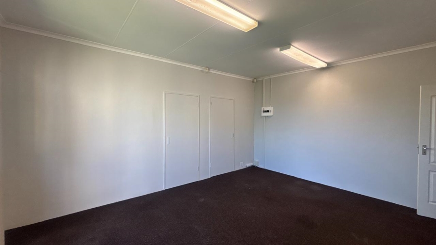 To Let Commercial Property for Rent in Clarendon KwaZulu-Natal