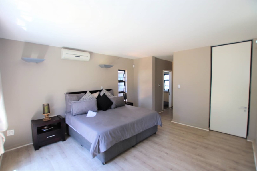 5 Bedroom Property for Sale in Umhlanga KwaZulu-Natal