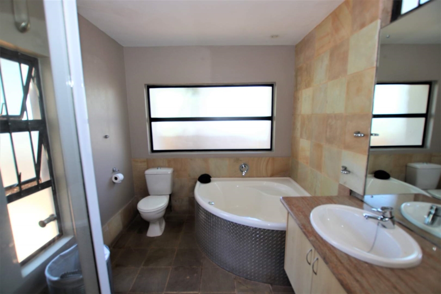 5 Bedroom Property for Sale in Umhlanga KwaZulu-Natal