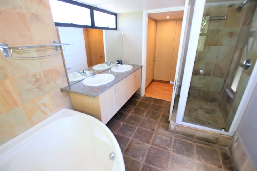 5 Bedroom Property for Sale in Umhlanga KwaZulu-Natal