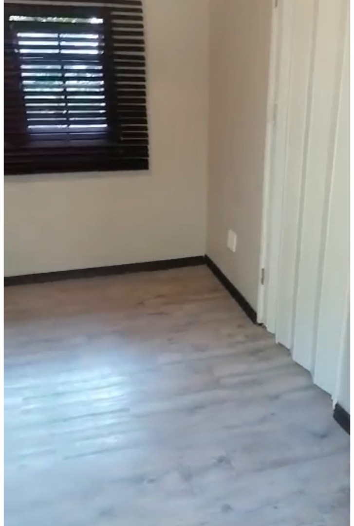 To Let 1 Bedroom Property for Rent in Kloof KwaZulu-Natal