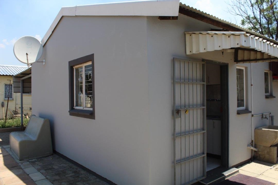 2 Bedroom Property for Sale in Acaciaville KwaZulu-Natal