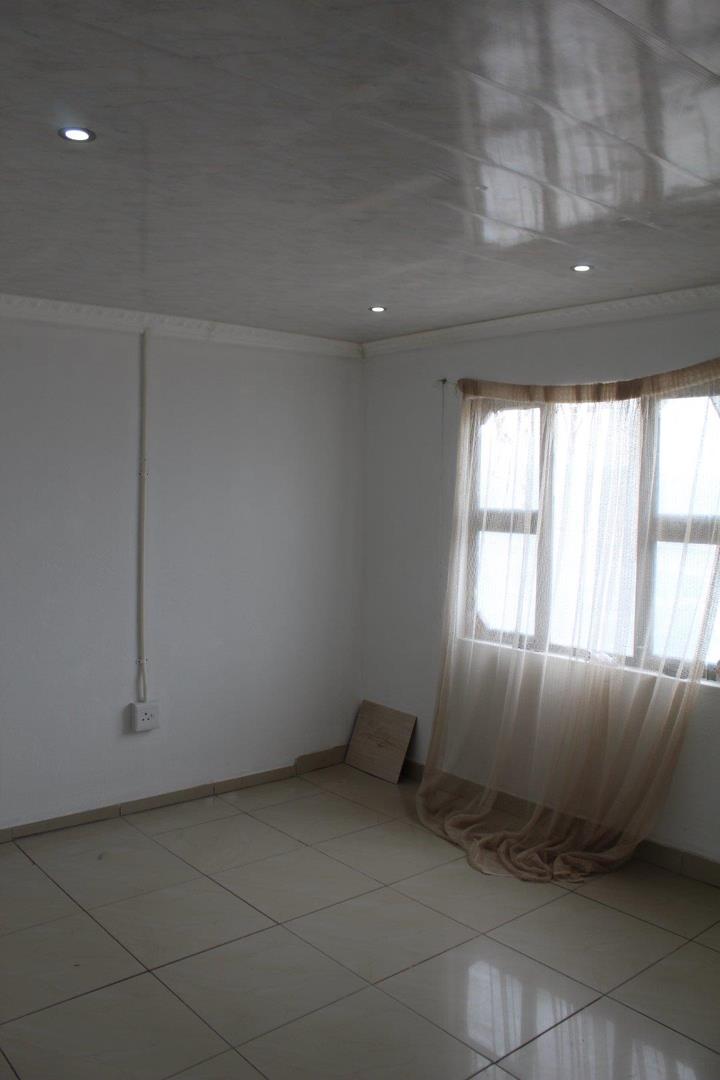 2 Bedroom Property for Sale in Ezakheni D KwaZulu-Natal