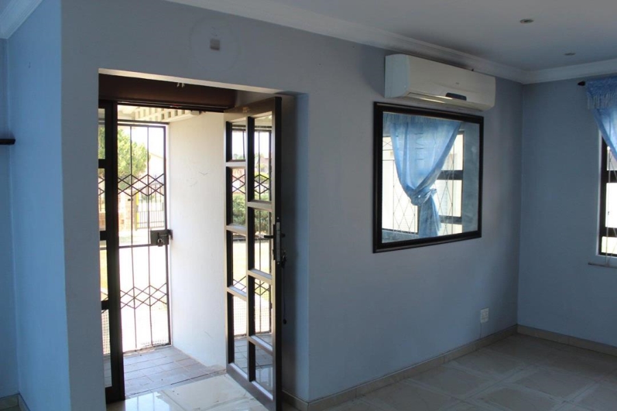 3 Bedroom Property for Sale in Acaciaville KwaZulu-Natal