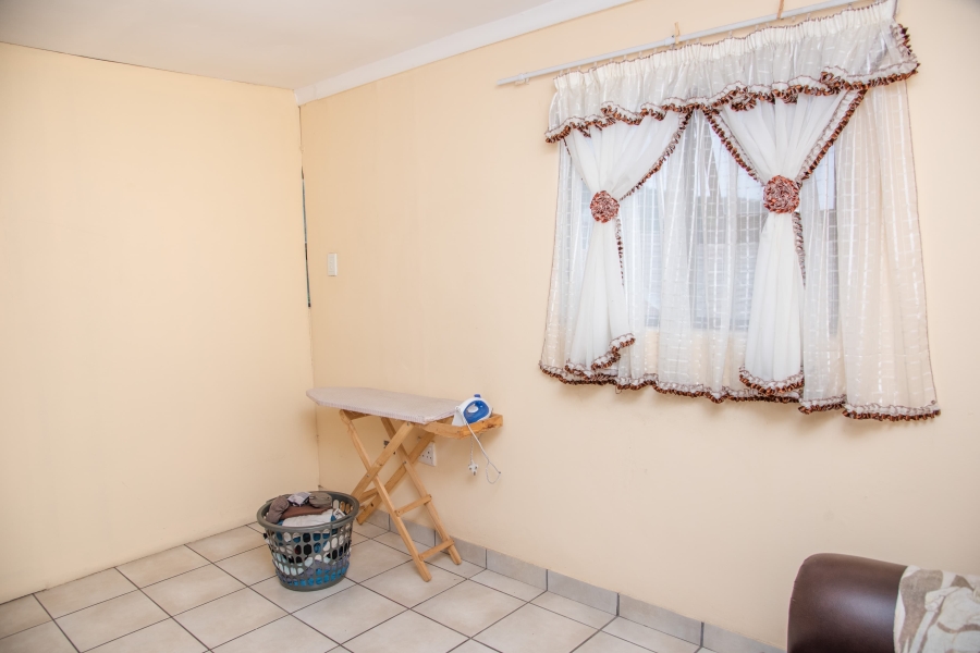 To Let 2 Bedroom Property for Rent in Glen Park KwaZulu-Natal