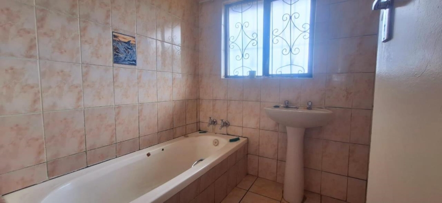 3 Bedroom Property for Sale in Margate KwaZulu-Natal