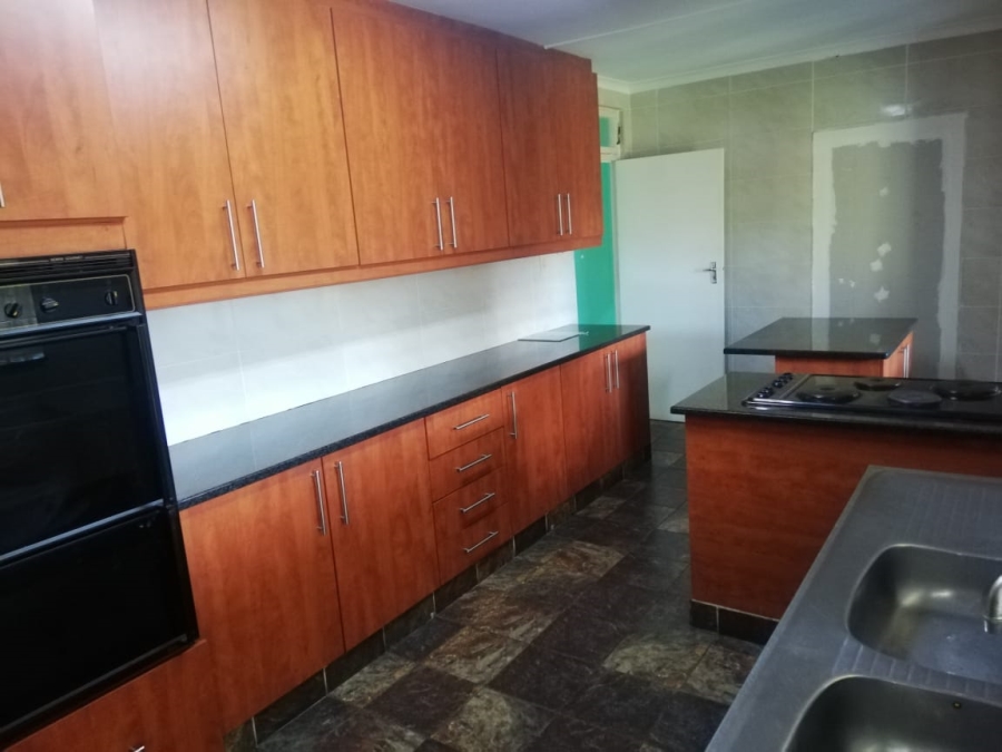 To Let 3 Bedroom Property for Rent in Isipingo Hills KwaZulu-Natal
