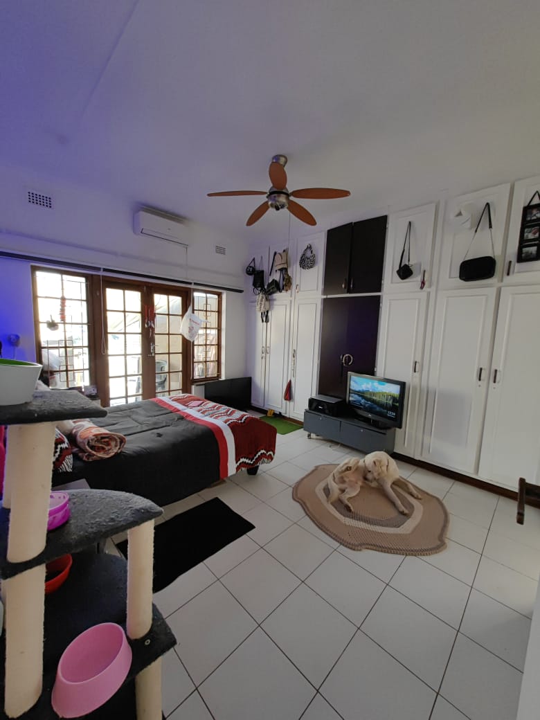 6 Bedroom Property for Sale in Glen Ashley KwaZulu-Natal