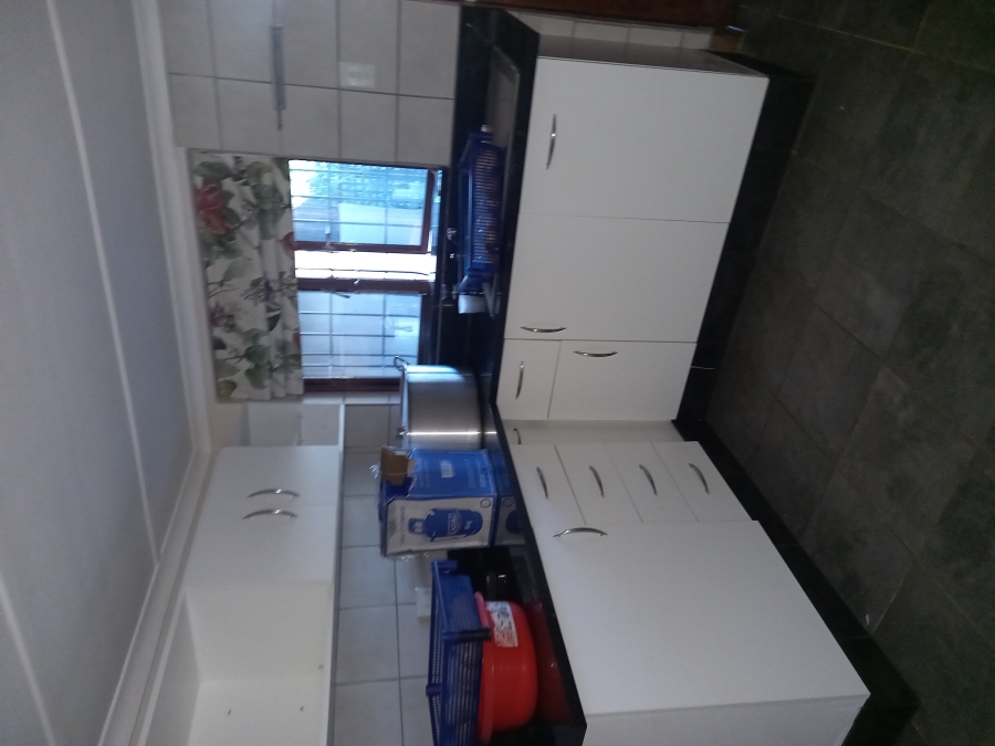 To Let 1 Bedroom Property for Rent in Durban North KwaZulu-Natal