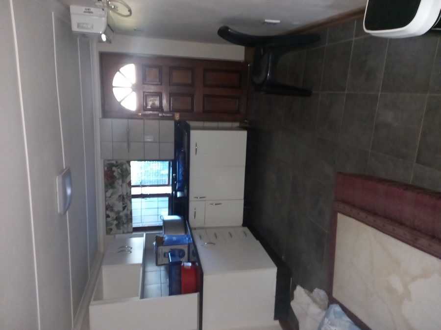 To Let 1 Bedroom Property for Rent in Durban North KwaZulu-Natal