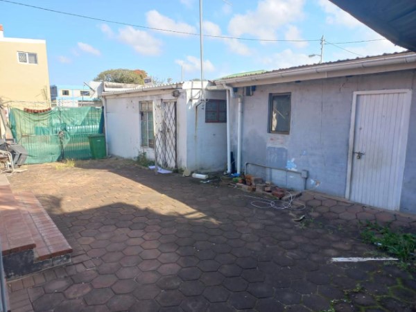 Room for rent in Windermere KwaZulu-Natal. Listed by PropertyCentral
