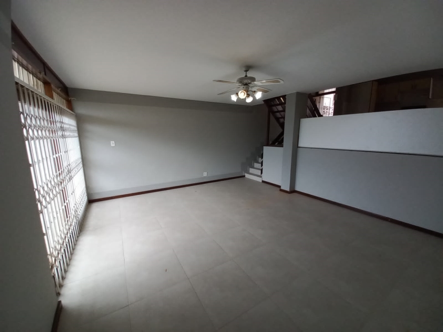 2 Bedroom Property for Sale in Woodhaven KwaZulu-Natal