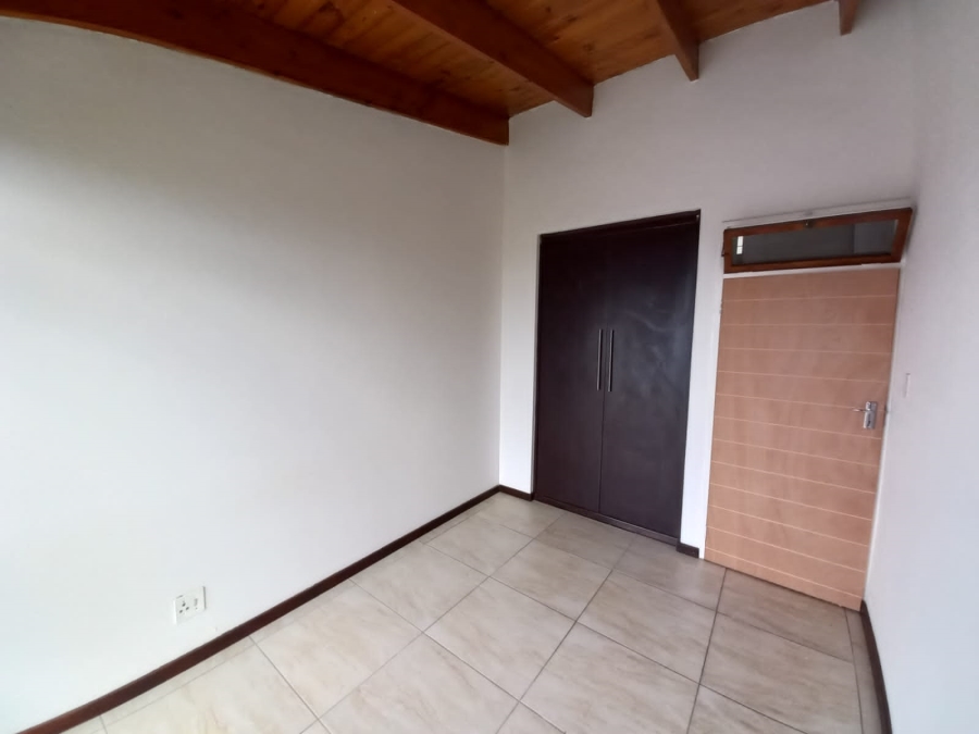 2 Bedroom Property for Sale in Woodhaven KwaZulu-Natal