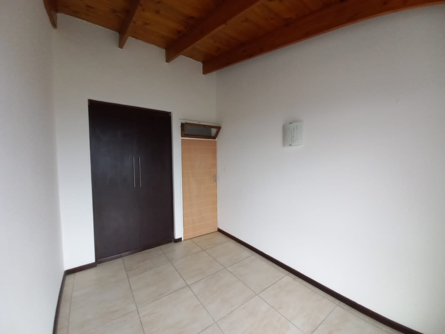 2 Bedroom Property for Sale in Woodhaven KwaZulu-Natal