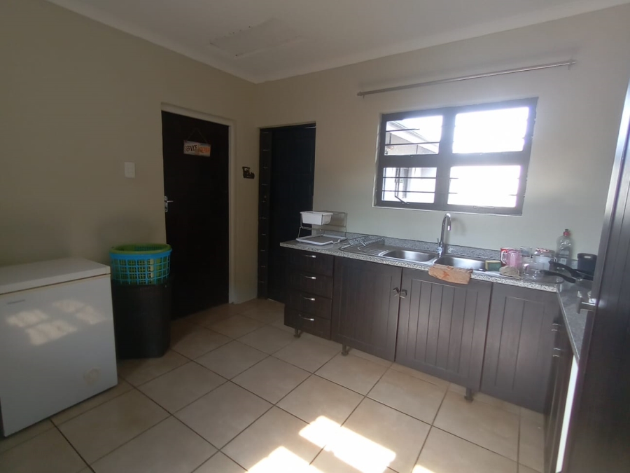 11 Bedroom Property for Sale in Waterfall KwaZulu-Natal