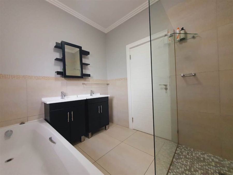 4 Bedroom Property for Sale in Palm Lakes Estate KwaZulu-Natal