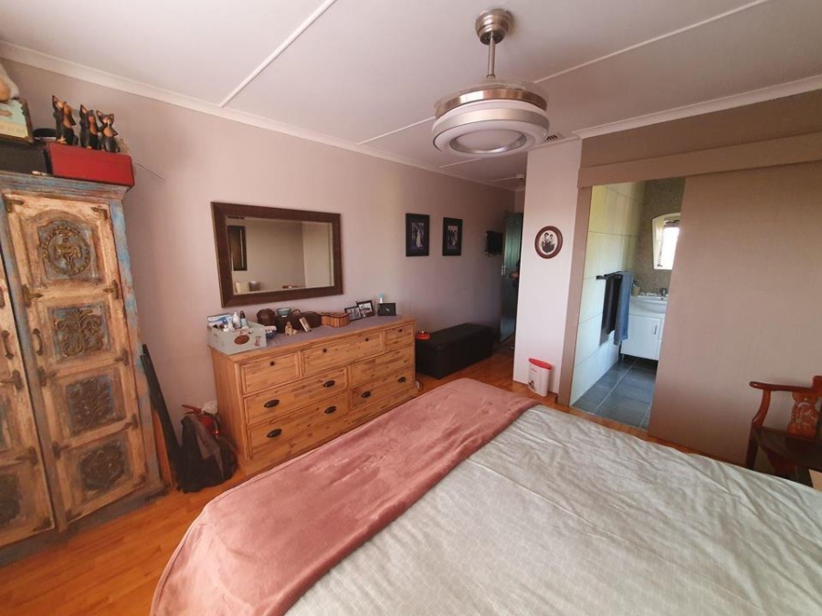 3 Bedroom Property for Sale in Meer En See KwaZulu-Natal