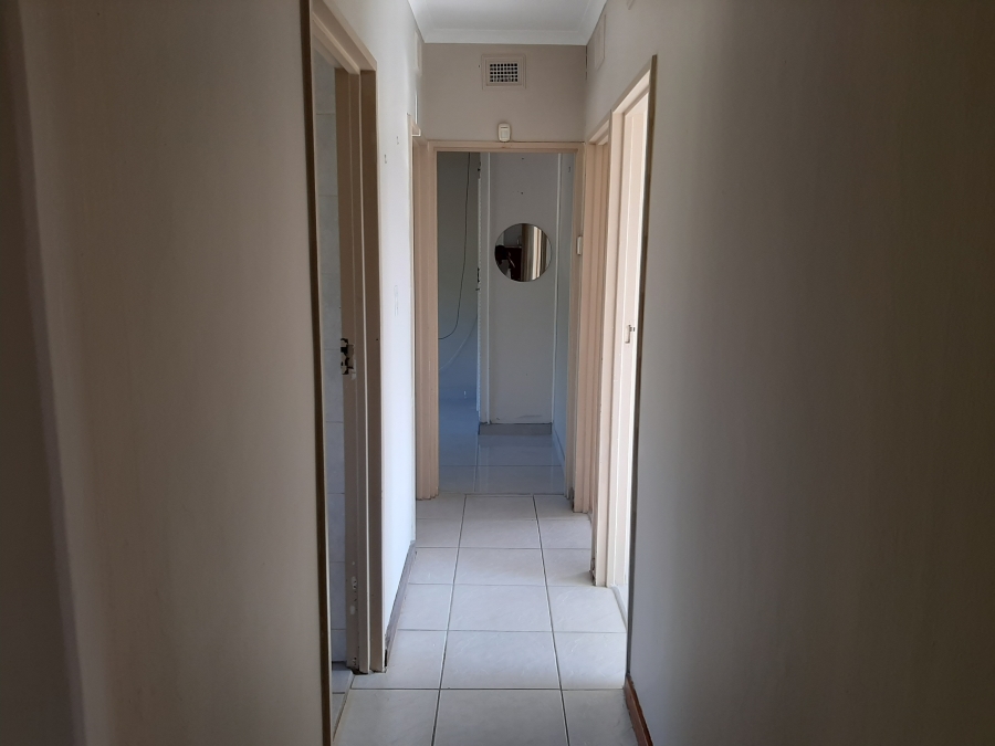 To Let 4 Bedroom Property for Rent in Athlone Park KwaZulu-Natal