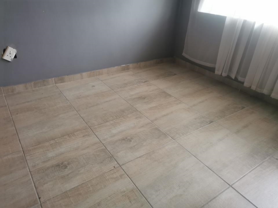5 Bedroom Property for Sale in Esikhawini KwaZulu-Natal
