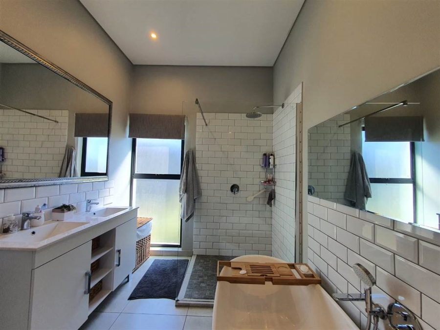 4 Bedroom Property for Sale in Palm Lakes Estate KwaZulu-Natal