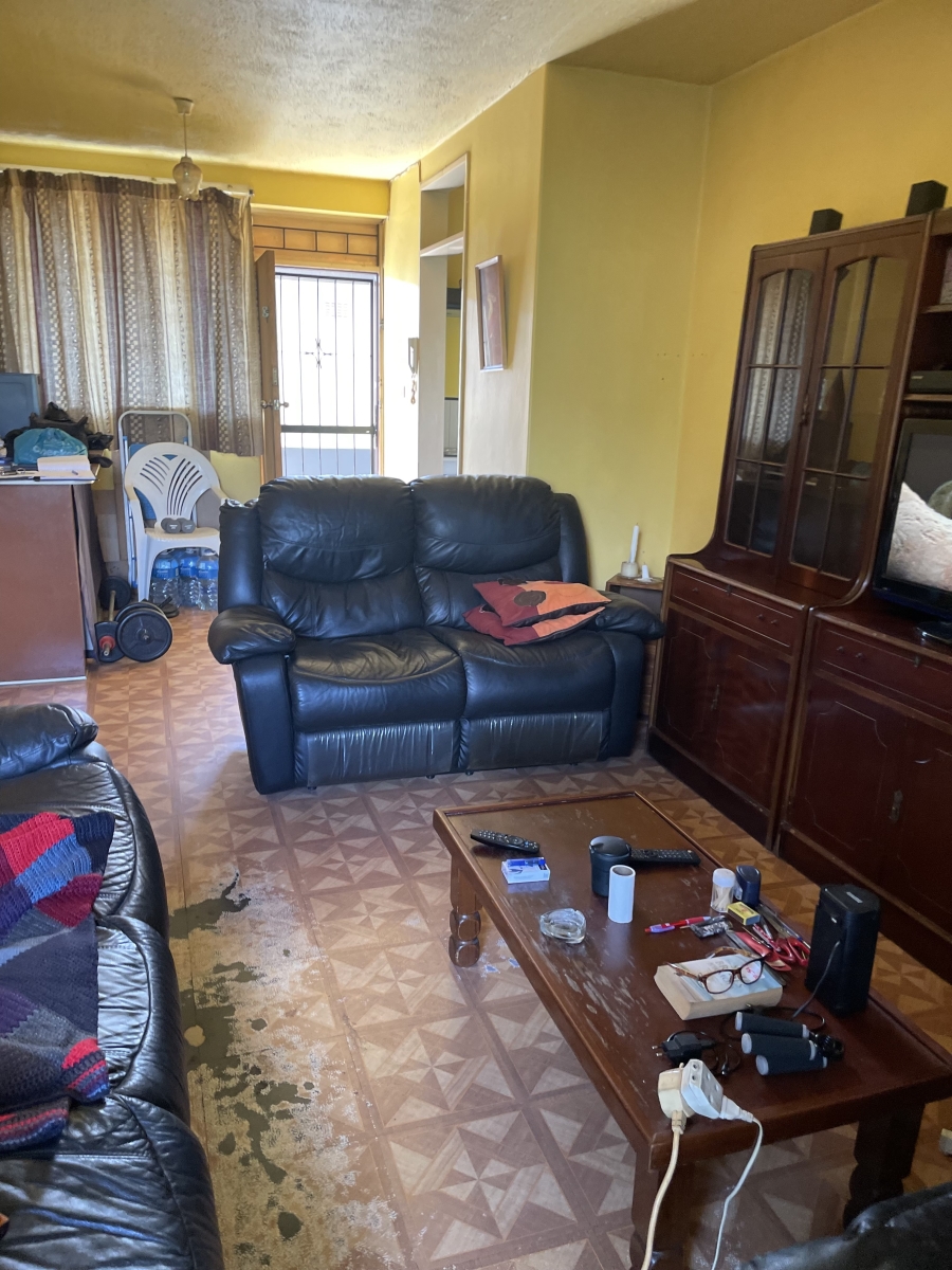 1 Bedroom Property for Sale in Fields Hill KwaZulu-Natal