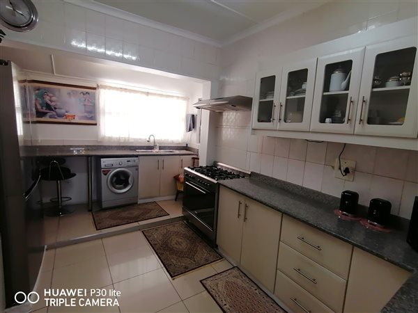 5 Bedroom Property for Sale in Kenville KwaZulu-Natal