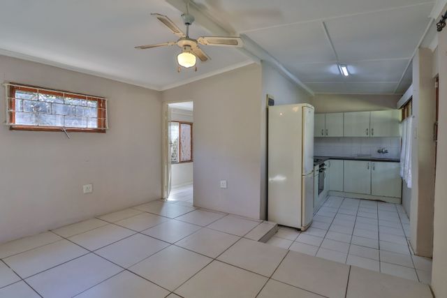 4 Bedroom Property for Sale in Amanzimtoti KwaZulu-Natal