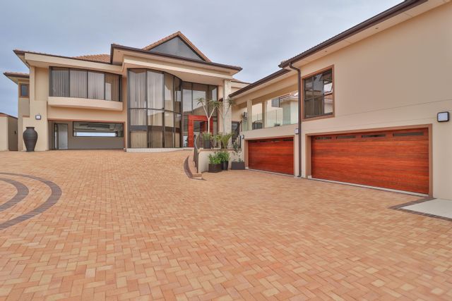 4 Bedroom Property for Sale in Amanzimtoti KwaZulu-Natal