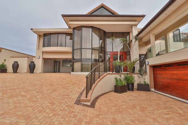 4 Bedroom Property for Sale in Amanzimtoti KwaZulu-Natal