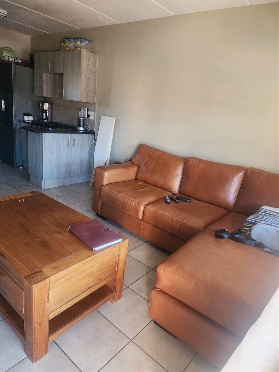 To Let 3 Bedroom Property for Rent in Monteseel KwaZulu-Natal