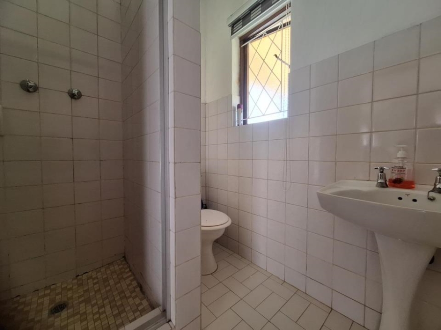 5 Bedroom Property for Sale in Uvongo KwaZulu-Natal